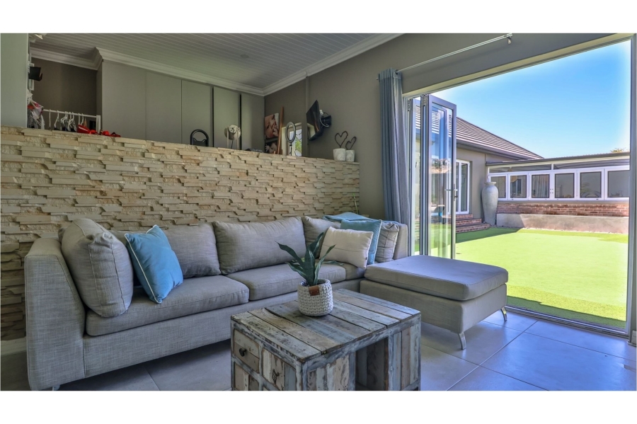 5 Bedroom Property for Sale in Num Num Cape Estate Western Cape